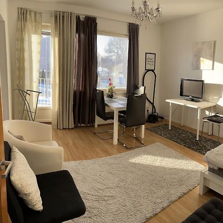 Ferienwohnung Yksio Kilometri Jokirannasta Forilta Turku Exterior foto