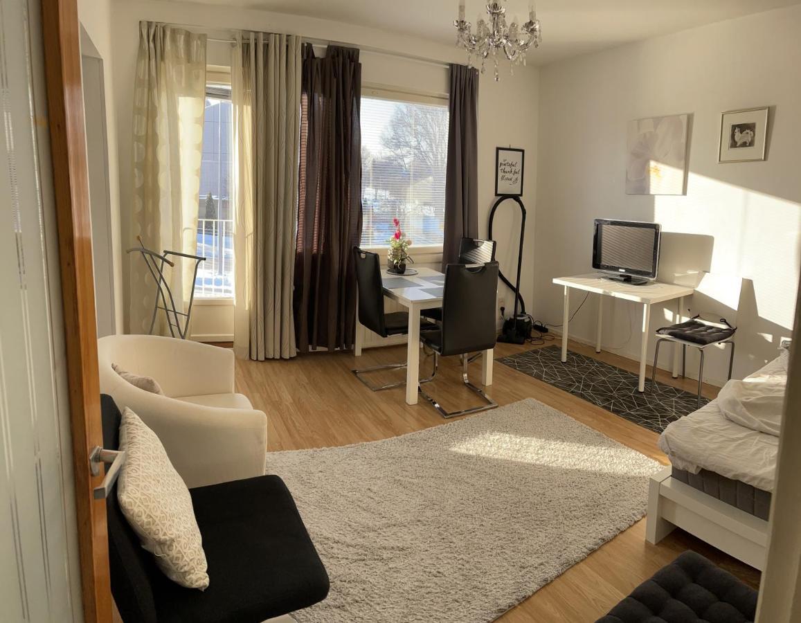 Ferienwohnung Yksio Kilometri Jokirannasta Forilta Turku Exterior foto